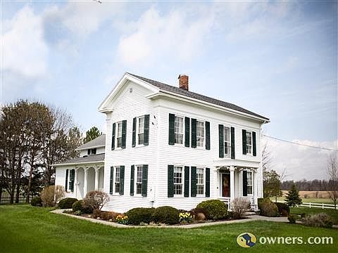 C. 1833 T-Shaped Greek Revival Country Home
