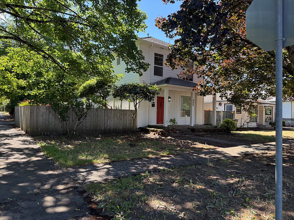 1st image of 980 18th St NE