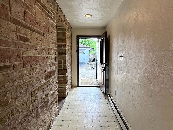 3rd image of 1816 New York Ave