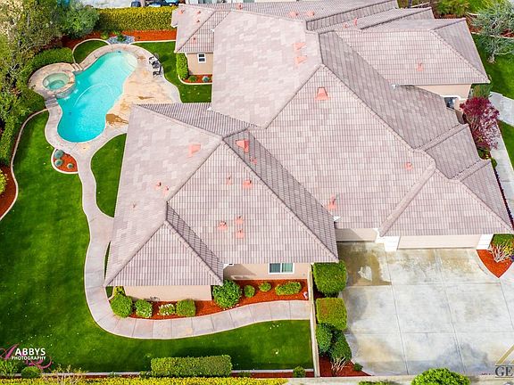 3rd image of 12009 Bedfordshire Dr