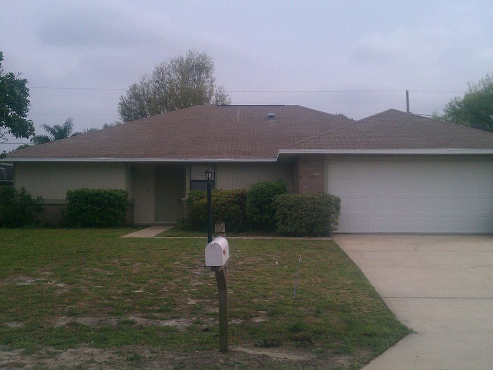 1st image of 961 Feather Dr