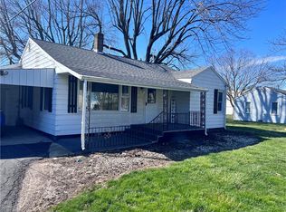 207 S Hazel St, Oakland, IL 61943