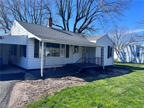 207 S Hazel St, Oakland, IL 61943