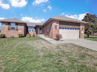 4833 W Skyler Dr, Springfield, MO 65802