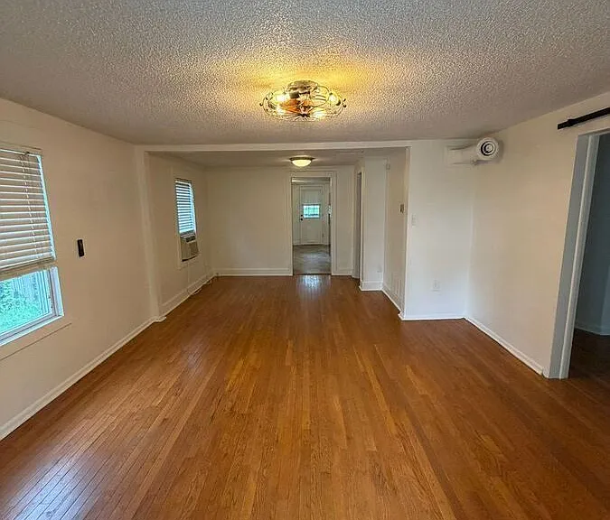 108 Greenwood Ave — Photo 4