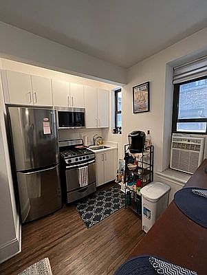 4th image of 22 Grove St APT 1C