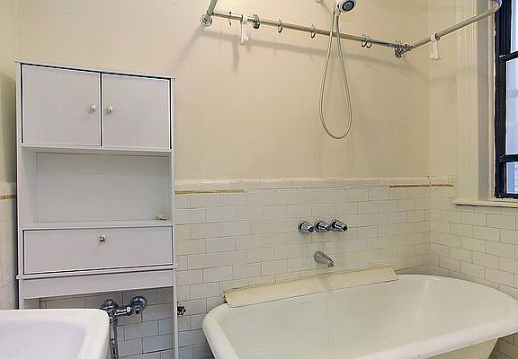 4th image of 49 Willow St APT 2D