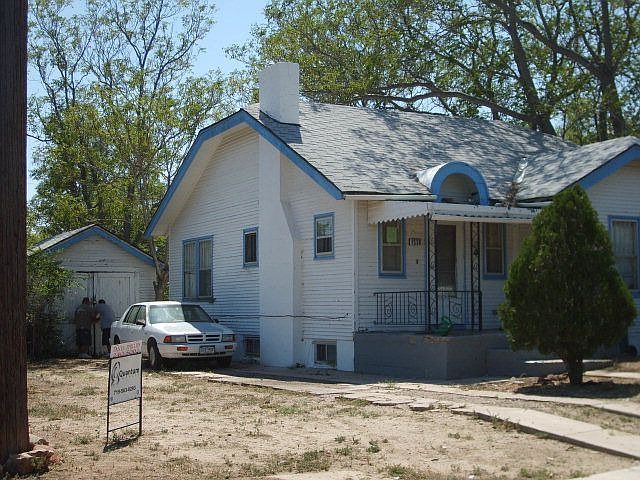 2nd image of 1538 E 3rd St