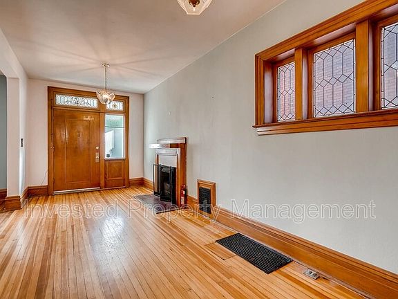 4th image of 1125 York St