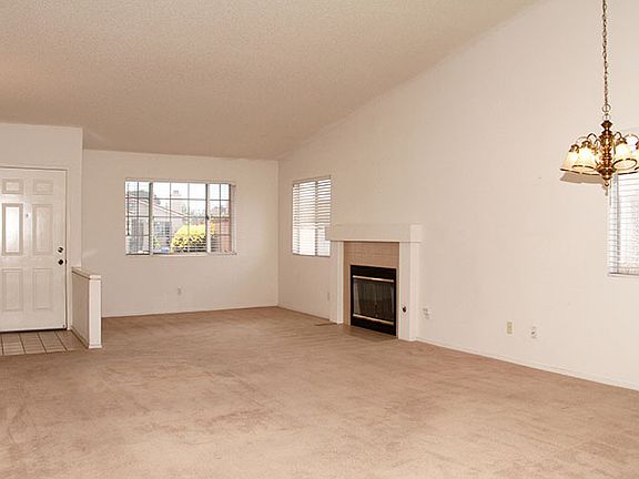 3rd image of 441 E Playa Blanca St