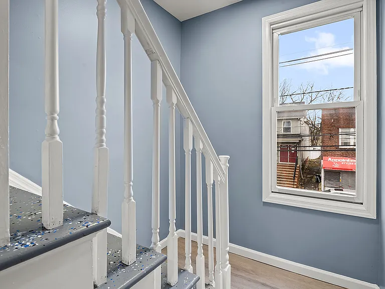 275 Clinton Pl — Photo 10