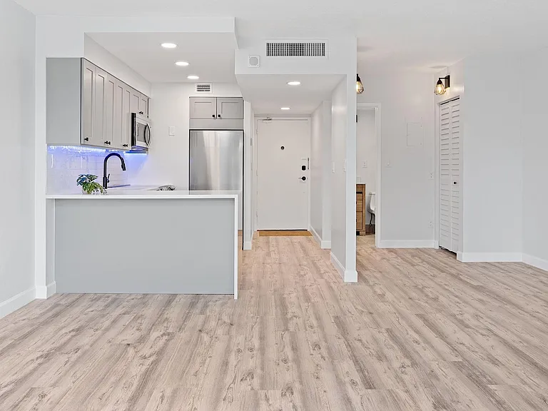 2900 NE 30th St #5D — Photo 15