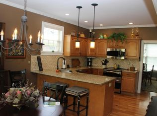 1204 Crosstimbers Dr, Louisville, KY 40245