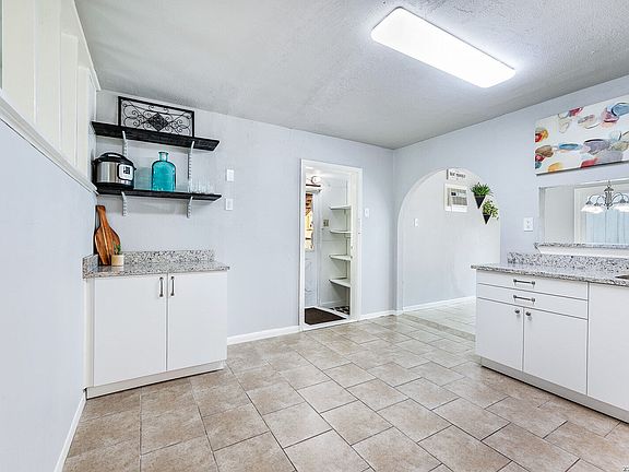 5th image of 139 W ACADEMY ST