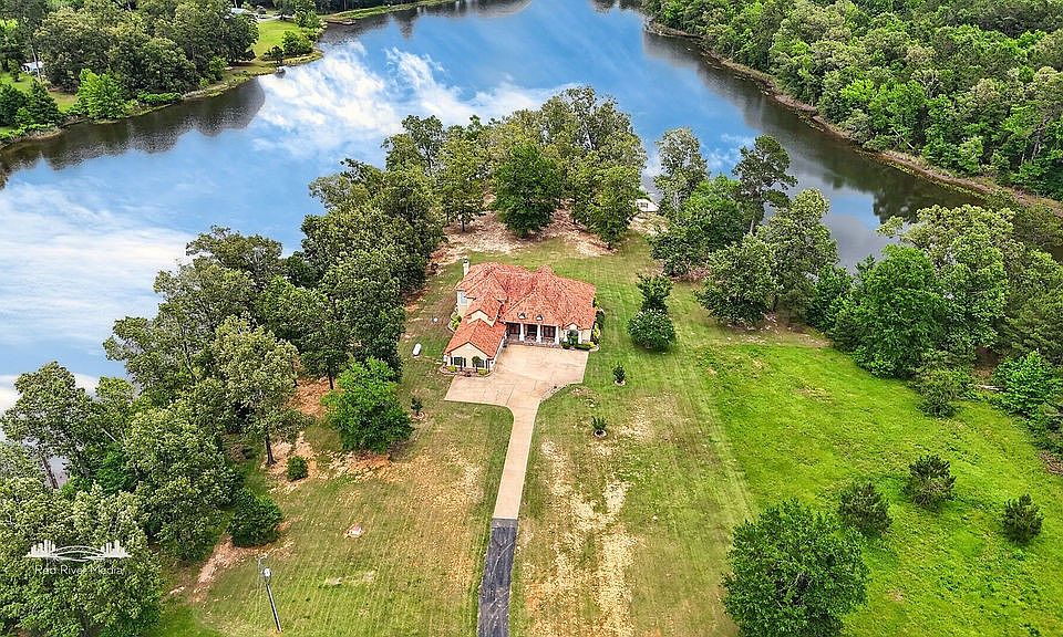 1st image of 627 Levite Rd
