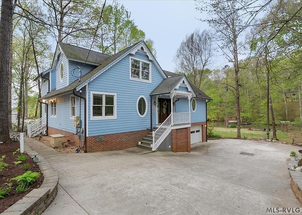 1st image of 636 Beechwood Dr