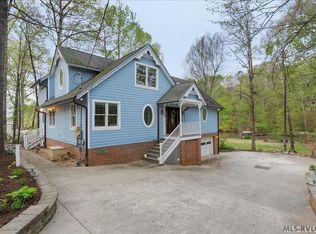 636 Beechwood Dr, Bracey, VA 23919