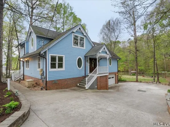 636 Beechwood Dr, Bracey, VA 23919