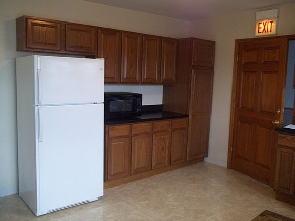 4th image of 540 Lee St