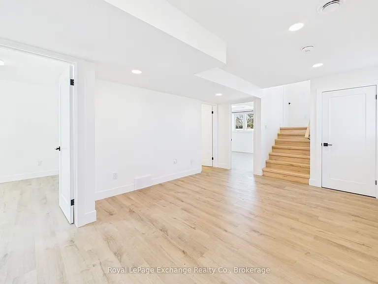 1085 Sutton St — Photo 13