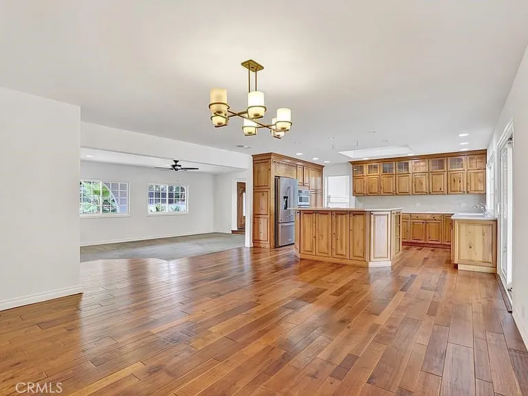 6099 Nutmeg Ln — Photo 2