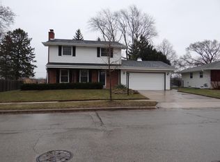 2003 Manhattan Dr, Waukesha, WI 53186