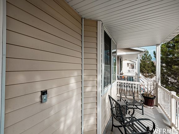 5th image of 319 E Hidden Garden Ln