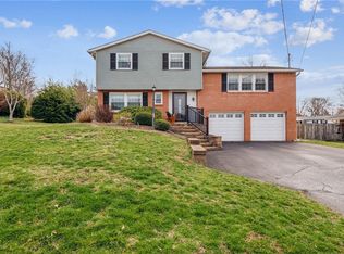 1127 Chapel Dr, Greensburg, PA