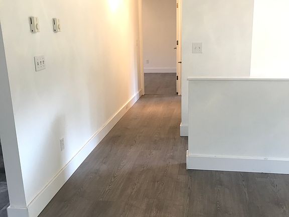 3rd image of 10617 136th St NW