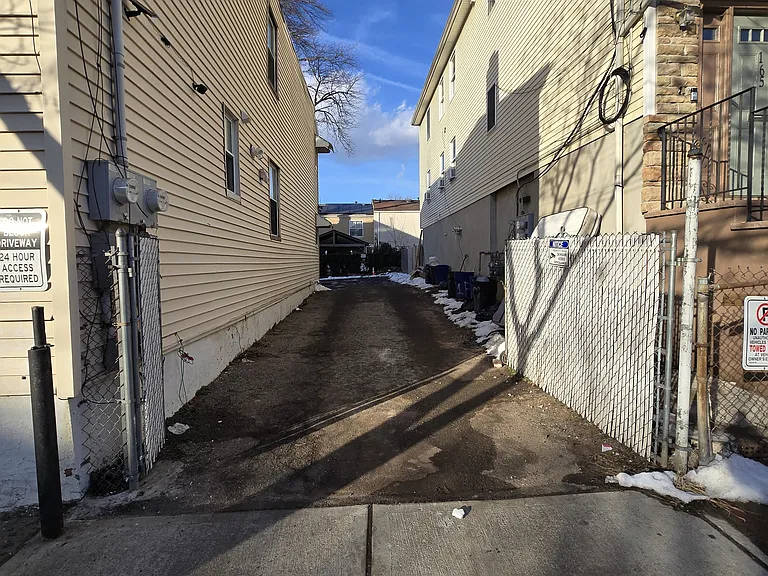 161 16th Ave #2 — Photo 11