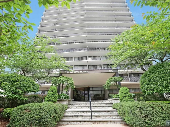 277 Prospect Ave APT 14E, Hackensack, NJ 07601