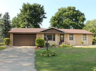 27345 Lamplighter Ln, Elkhart, IN 46514