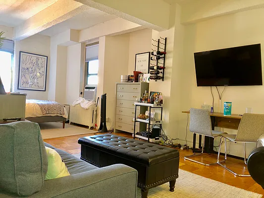 Rented by Douglas Elliman | media 8