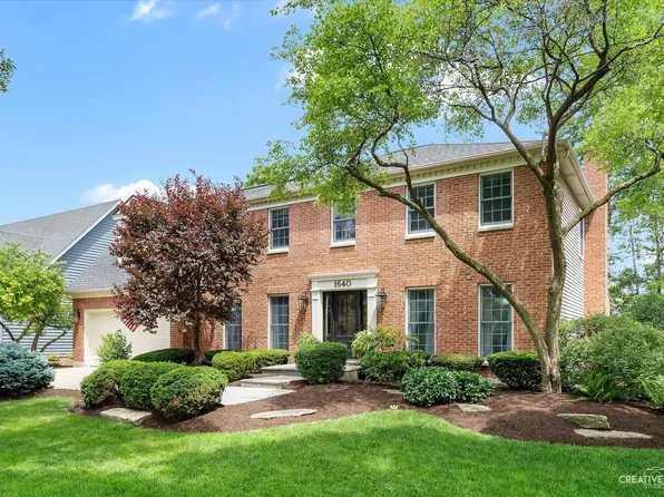 1640 Riparian Dr, Naperville, IL 60565