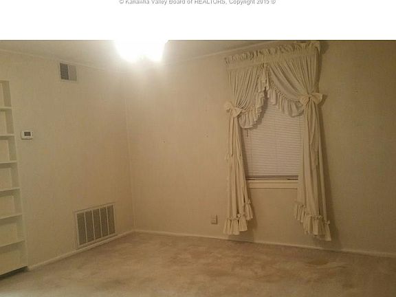 5th image of 224 Kenna Dr