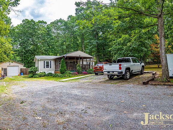 3rd image of 121 S Mountain Road