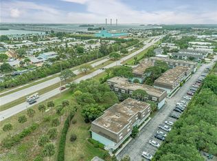 1901 Indian River Blvd #206, Vero Beach, FL 32960