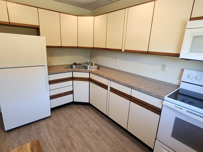Lots of cabinets