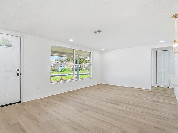 4th image of 7846 Wallaba Ln