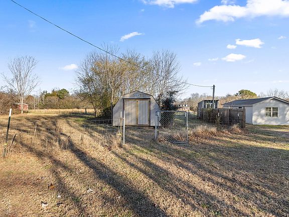 4th image of 81 County Road 168