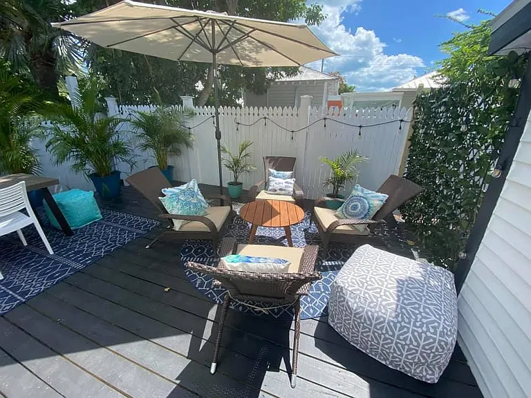 7 Thompson Ln — Photo 5