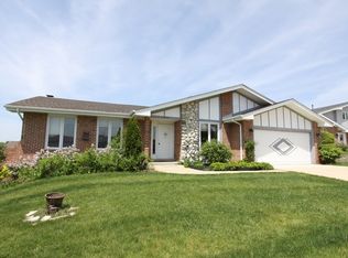12730 S Newport Dr, Palos Park, IL 60464
