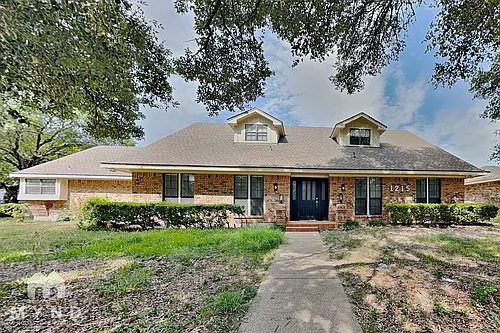 1215 Spring Lake Dr Photo 1