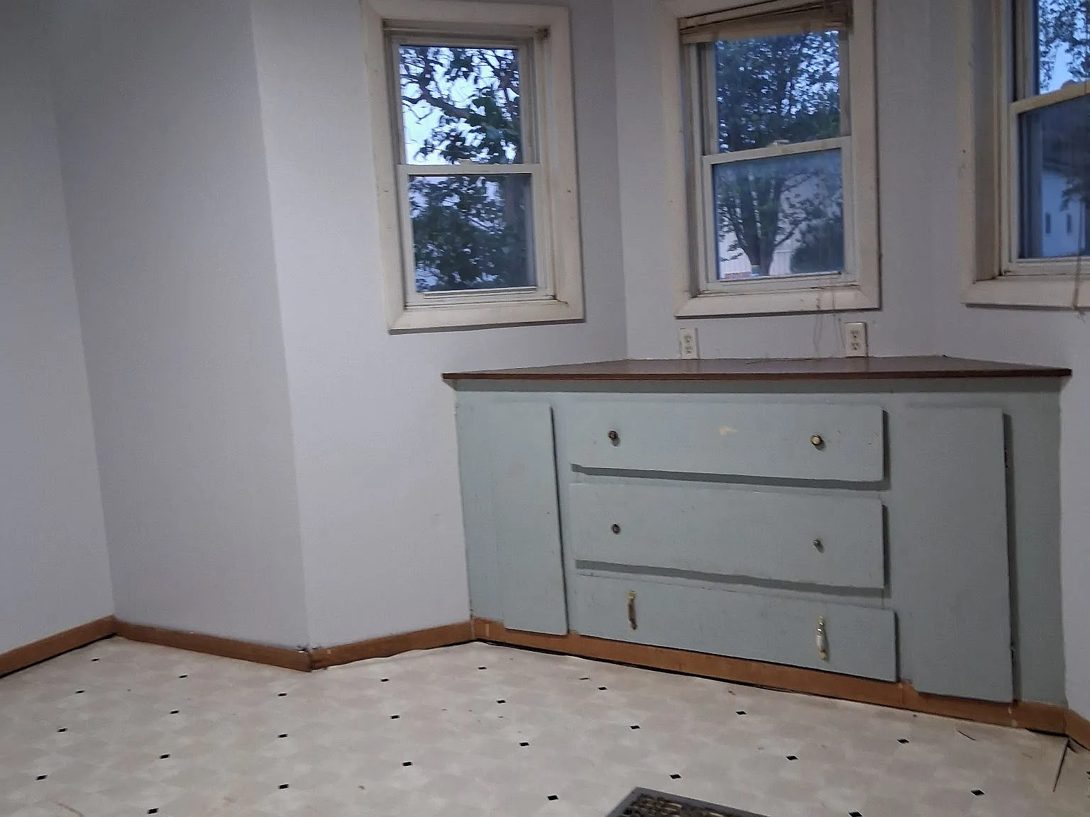 4 bed, 1800 sqft, $1,000 — Photo 4