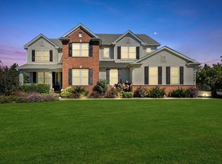 2439 Downing Cir, Gurnee, IL 60031