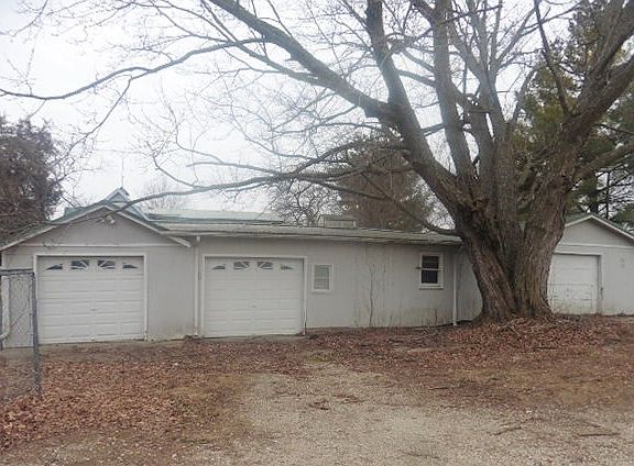 3rd image of 100 N 6th St