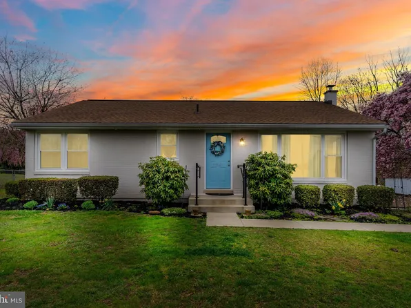 5136 Ridgeview Dr, Harrisburg, PA 17112