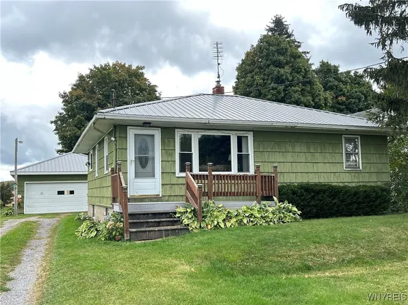 509 Halls Corners Rd, Attica, NY 14011