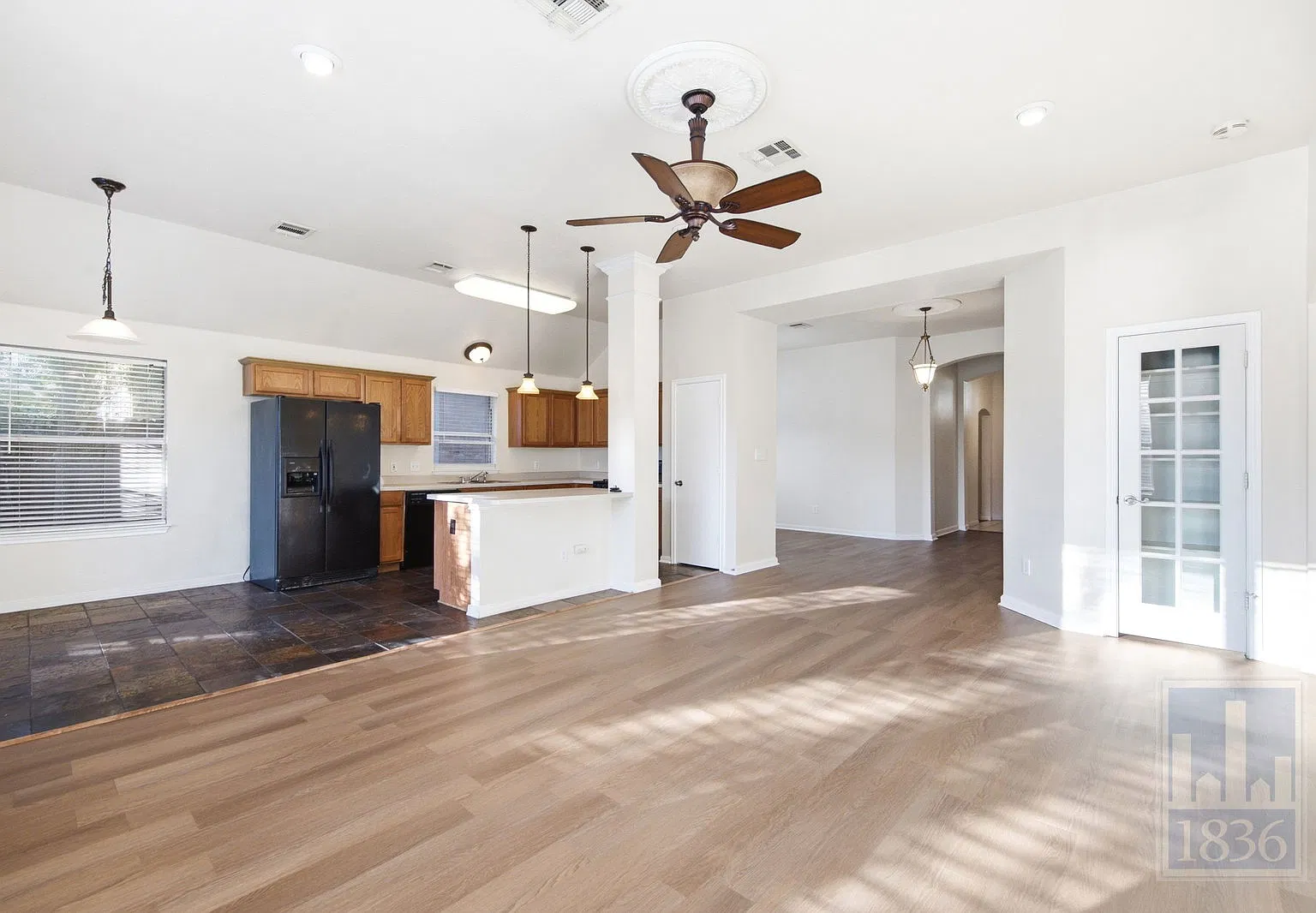 3 bed, 2.0 bath, 1682 sqft, $1,975 — Photo 4