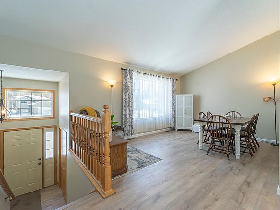 5th image of 146 Boulder Pl